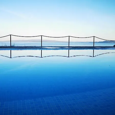 דירה House With Hot Pool