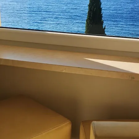 House With Hot Pool *