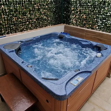 House With Hot Pool