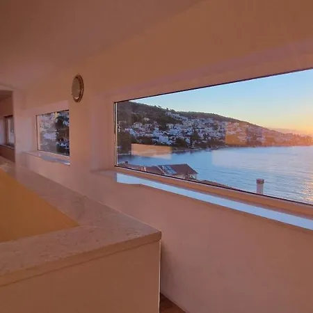 דירה House With Hot Pool *